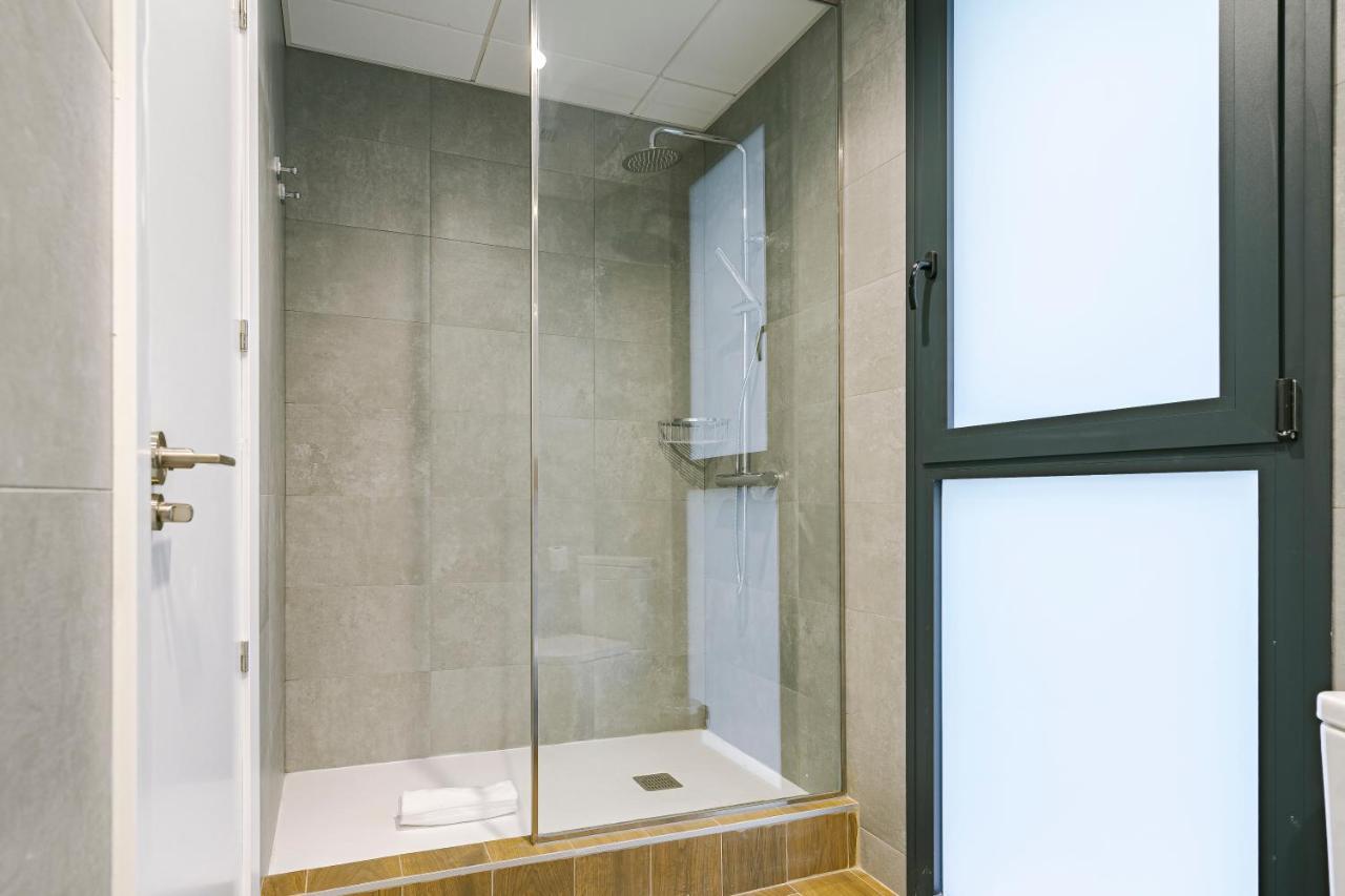مدريد Feelathome Castilla Apartments المظهر الخارجي الصورة