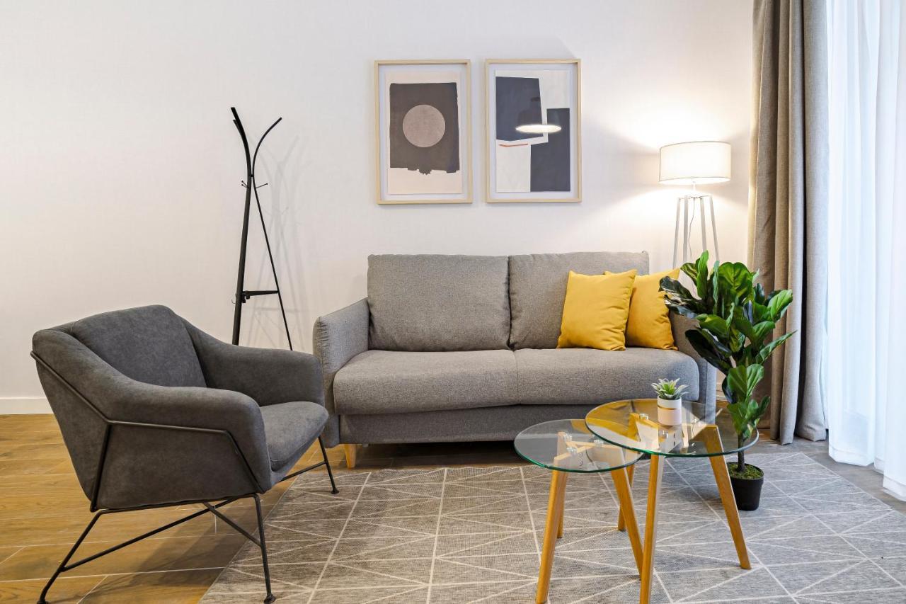 مدريد Feelathome Castilla Apartments المظهر الخارجي الصورة